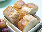 パンテーブルのパンの写真
