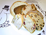 ムーミンカフェのパンの写真